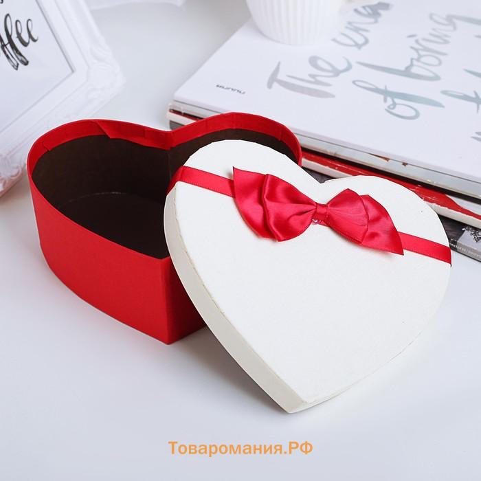 Набор подарочных коробок сердце 3 в 1, алый - белый 21×19×9 - 15.5×14×6 см