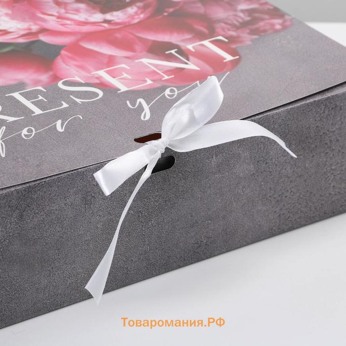 Коробка подарочная складная, упаковка, «Present», 31 х 24.5 х 8 см, БЕЗ ЛЕНТЫ
